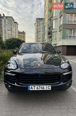 Позашляховик / Кросовер Porsche Cayenne 2015 в Косові