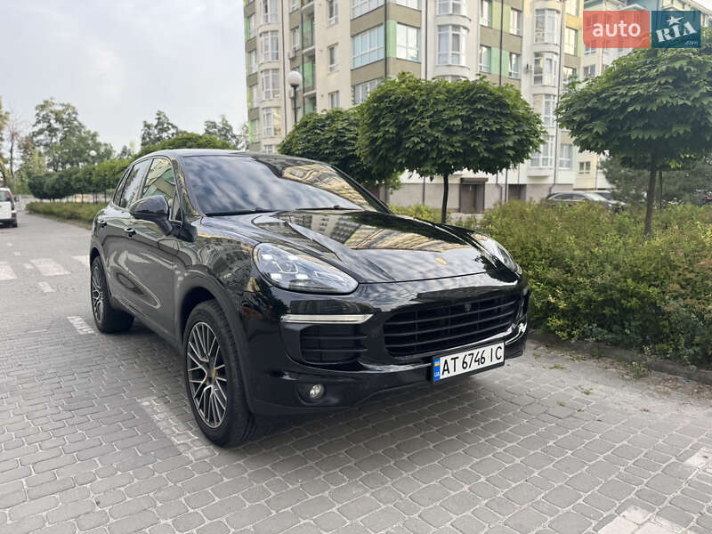 Внедорожник / Кроссовер Porsche Cayenne 2015 в Косове