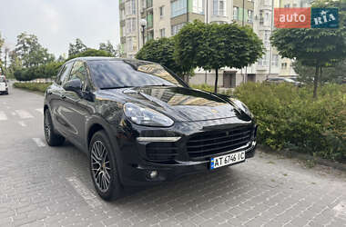 Позашляховик / Кросовер Porsche Cayenne 2015 в 