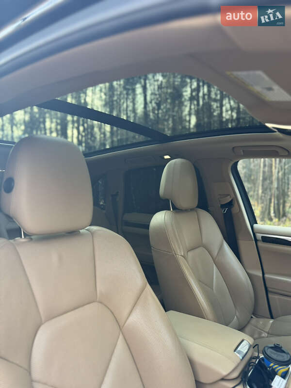 Внедорожник / Кроссовер Porsche Cayenne 2015 в Косове