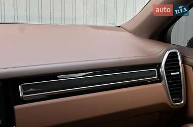 Позашляховик / Кросовер Porsche Cayenne 2020 в 