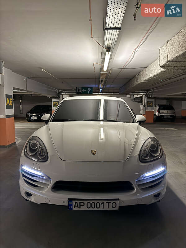 Внедорожник / Кроссовер Porsche Cayenne 2013 в Запорожье