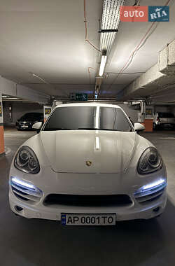 Позашляховик / Кросовер Porsche Cayenne 2013 в 