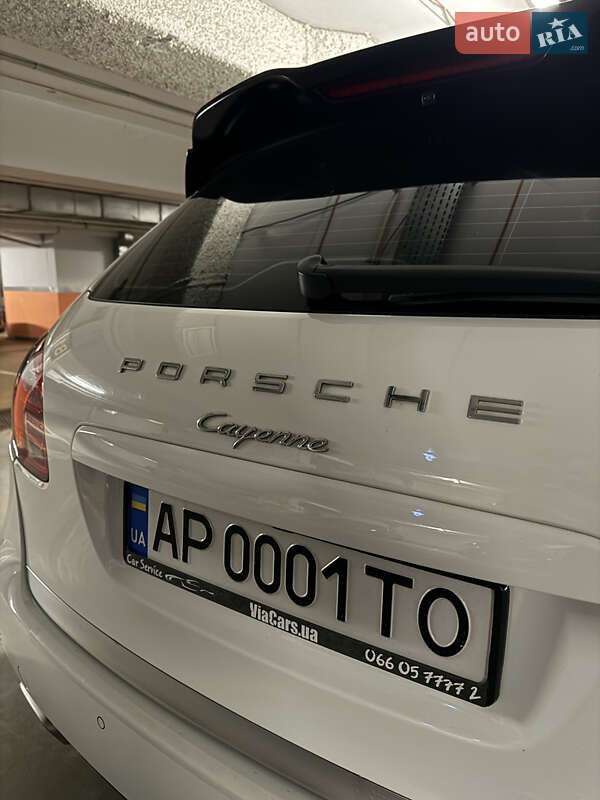 Внедорожник / Кроссовер Porsche Cayenne 2013 в Запорожье