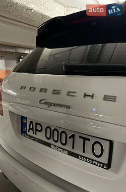 Позашляховик / Кросовер Porsche Cayenne 2013 в 