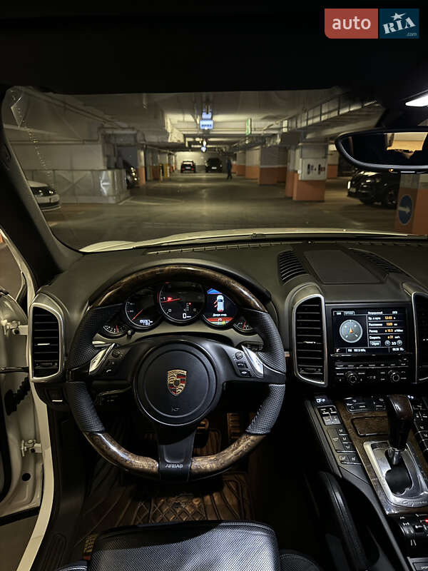 Внедорожник / Кроссовер Porsche Cayenne 2013 в Запорожье