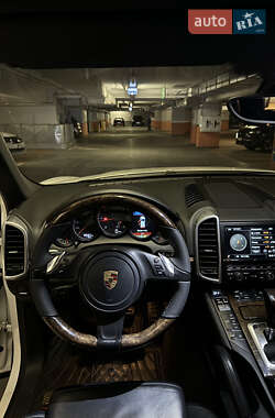 Позашляховик / Кросовер Porsche Cayenne 2013 в 