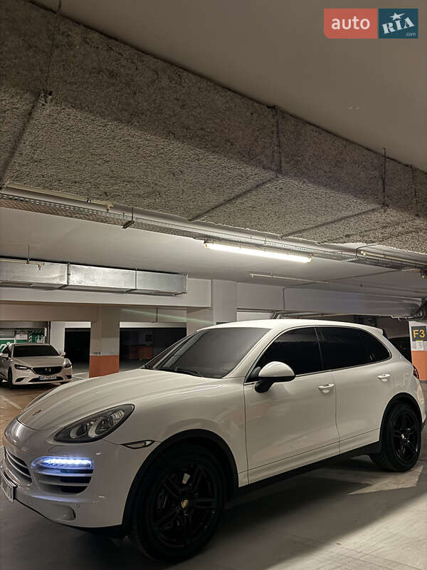 Внедорожник / Кроссовер Porsche Cayenne 2013 в Запорожье