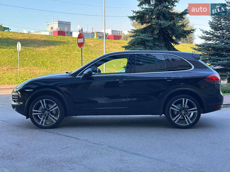 Позашляховик / Кросовер Porsche Cayenne 2012 в Києві
