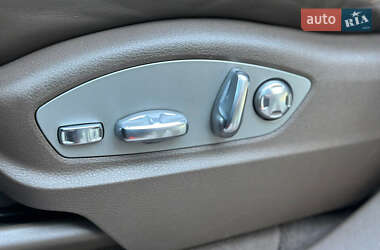 Позашляховик / Кросовер Porsche Cayenne 2012 в 