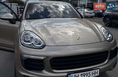 Позашляховик / Кросовер Porsche Cayenne 2015 в Києві