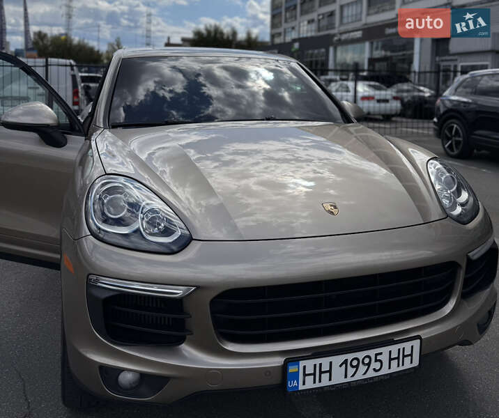 Позашляховик / Кросовер Porsche Cayenne 2015 в Києві