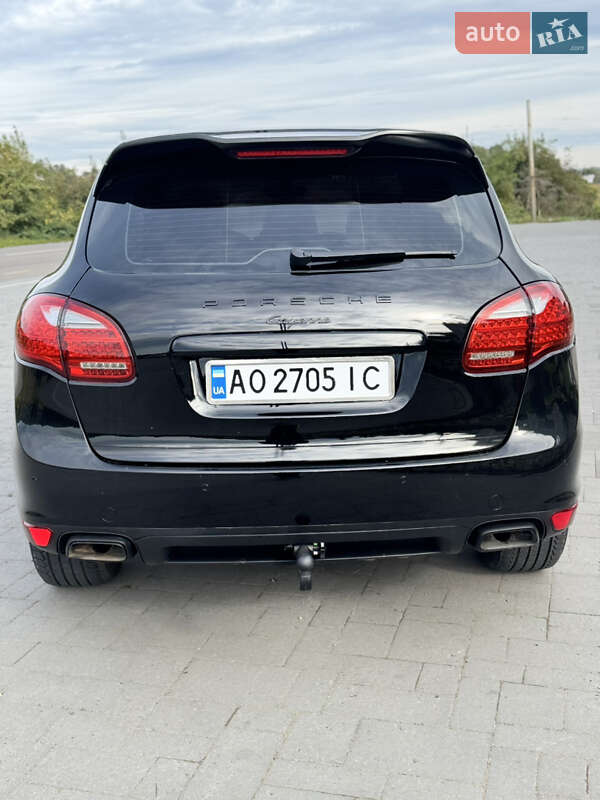 Позашляховик / Кросовер Porsche Cayenne 2011 в Хусті