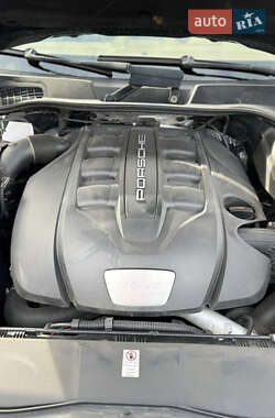 Внедорожник / Кроссовер Porsche Cayenne 2011 в 