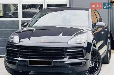 Внедорожник / Кроссовер Porsche Cayenne 2018 в 