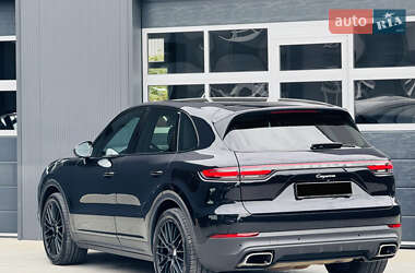 Внедорожник / Кроссовер Porsche Cayenne 2018 в 
