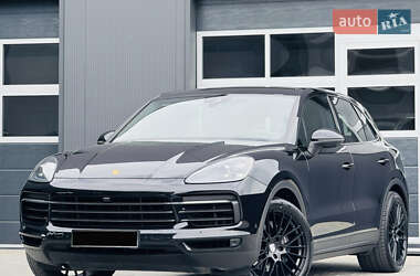 Внедорожник / Кроссовер Porsche Cayenne 2018 в 