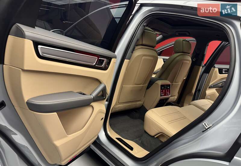 Позашляховик / Кросовер Porsche Cayenne 2020 в Києві