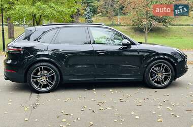 Позашляховик / Кросовер Porsche Cayenne 2018 в 