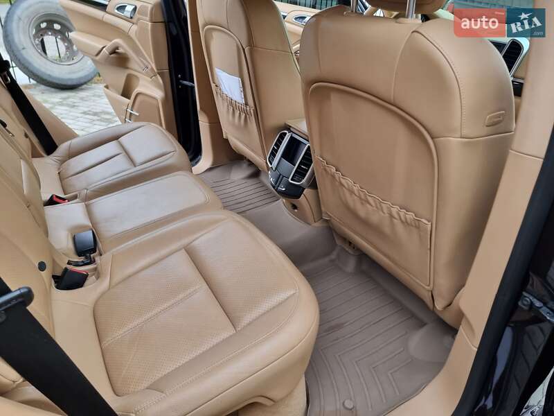 Внедорожник / Кроссовер Porsche Cayenne 2013 в Смеле