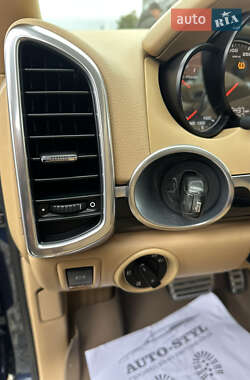 Внедорожник / Кроссовер Porsche Cayenne 2011 в 