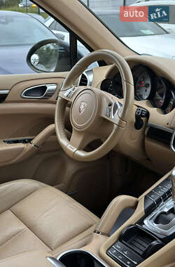 Внедорожник / Кроссовер Porsche Cayenne 2011 в 