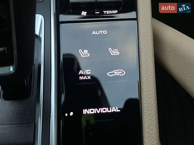 Внедорожник / Кроссовер Porsche Cayenne 2019 в Львове