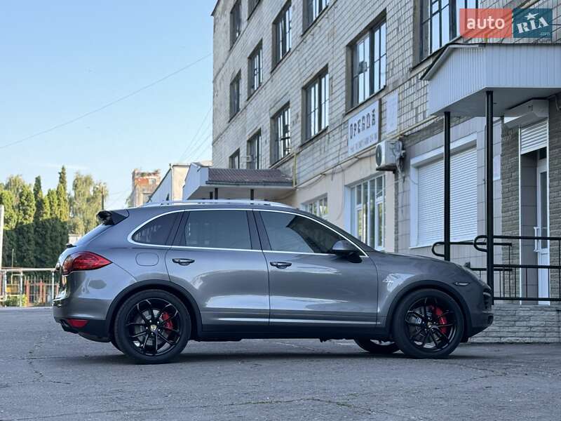 Позашляховик / Кросовер Porsche Cayenne 2010 в Києві