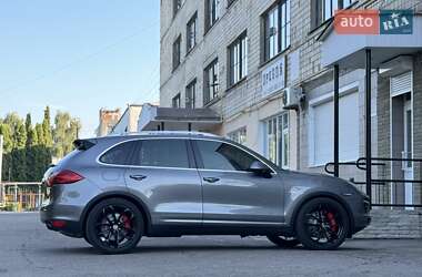 Позашляховик / Кросовер Porsche Cayenne 2010 в 