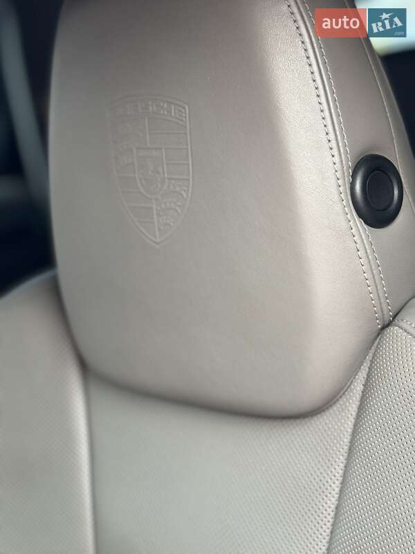 Позашляховик / Кросовер Porsche Cayenne 2010 в Києві