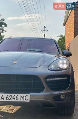 Позашляховик / Кросовер Porsche Cayenne 2010 в 
