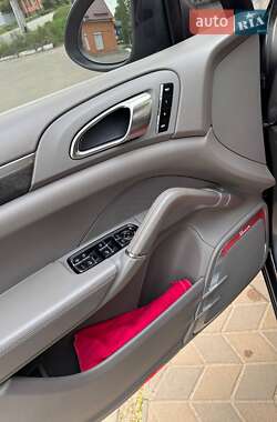 Позашляховик / Кросовер Porsche Cayenne 2010 в 