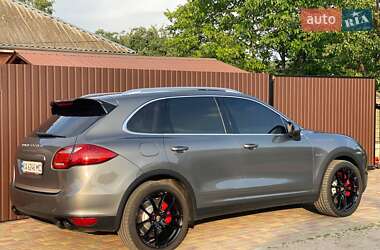 Позашляховик / Кросовер Porsche Cayenne 2010 в 