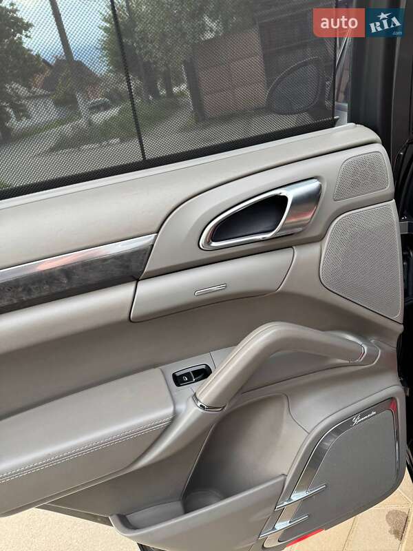 Позашляховик / Кросовер Porsche Cayenne 2010 в Києві