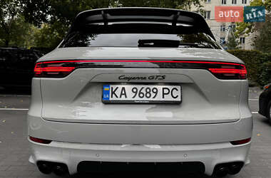Внедорожник / Кроссовер Porsche Cayenne 2022 в 