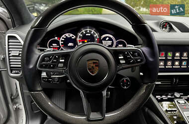 Внедорожник / Кроссовер Porsche Cayenne 2022 в 