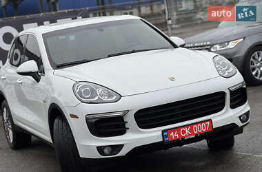 Внедорожник / Кроссовер Porsche Cayenne 2015 в 
