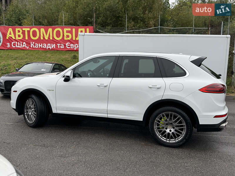 Внедорожник / Кроссовер Porsche Cayenne 2015 в Львове