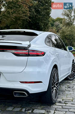 Позашляховик / Кросовер Porsche Cayenne 2019 в 