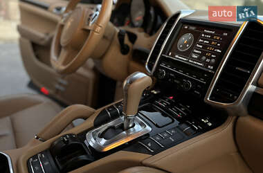 Внедорожник / Кроссовер Porsche Cayenne 2011 в 