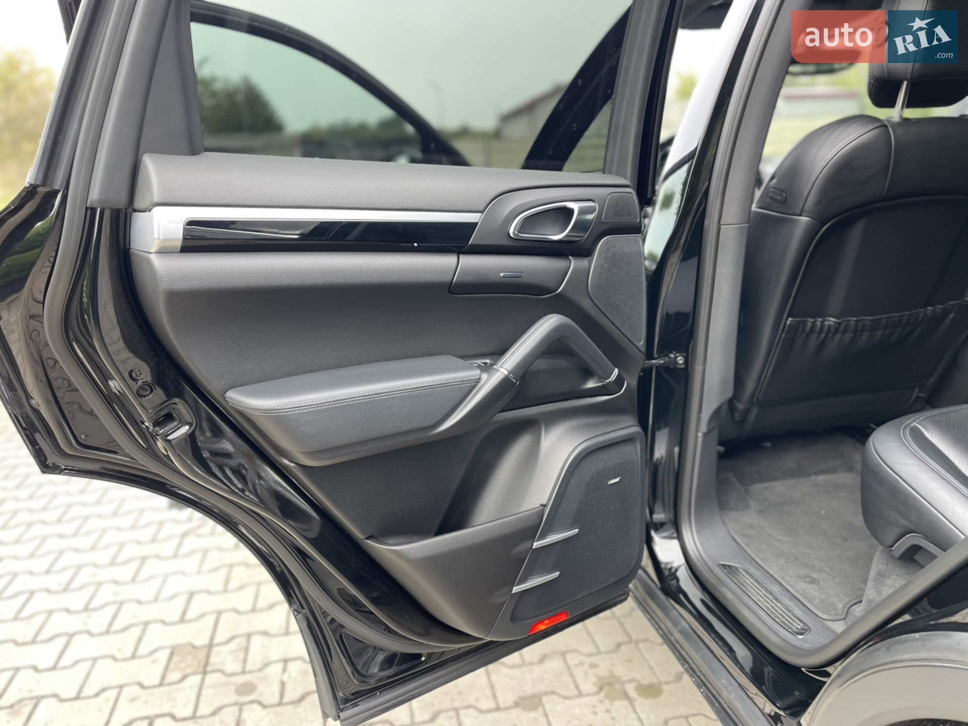 2015 Porsche Cayenne - мініатюра 28