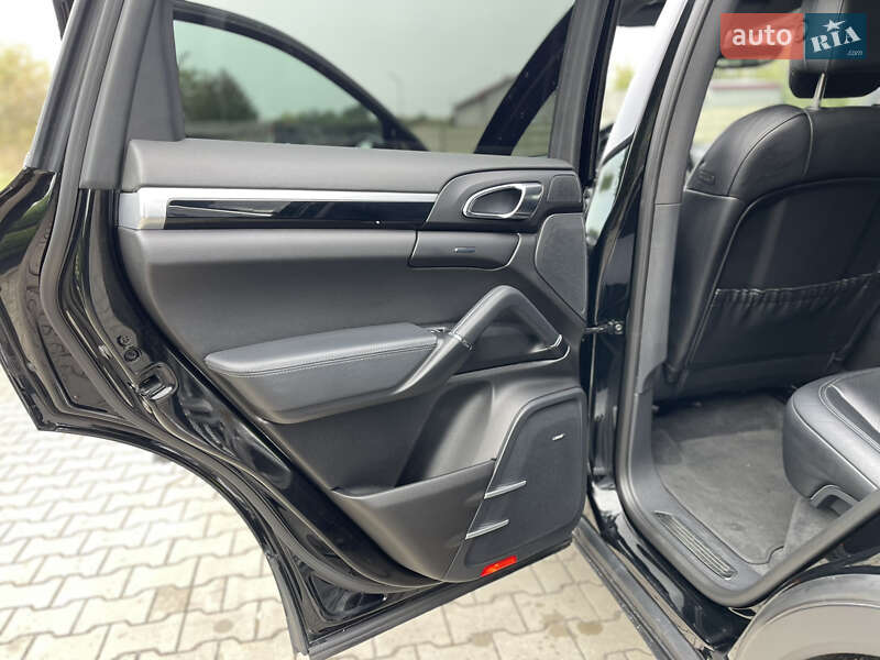 Внедорожник / Кроссовер Porsche Cayenne 2015 в Луцке фото 28 Внедорожник / Кроссовер Porsche Cayenne 2015 в Луцке