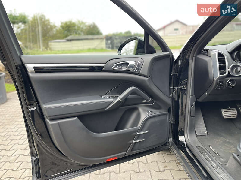 Внедорожник / Кроссовер Porsche Cayenne 2015 в Луцке фото 29 Внедорожник / Кроссовер Porsche Cayenne 2015 в Луцке