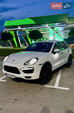 Внедорожник / Кроссовер Porsche Cayenne 2012 в Киеве