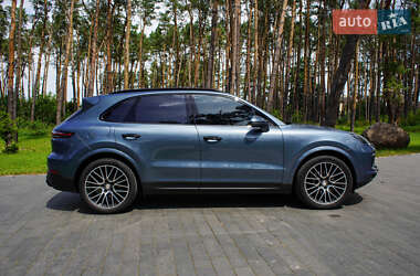 Позашляховик / Кросовер Porsche Cayenne 2019 в 