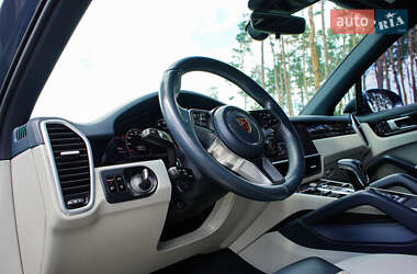 Позашляховик / Кросовер Porsche Cayenne 2019 в 