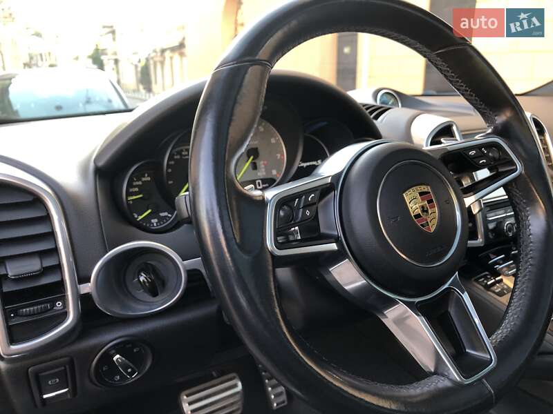 Позашляховик / Кросовер Porsche Cayenne 2015 в Одесі