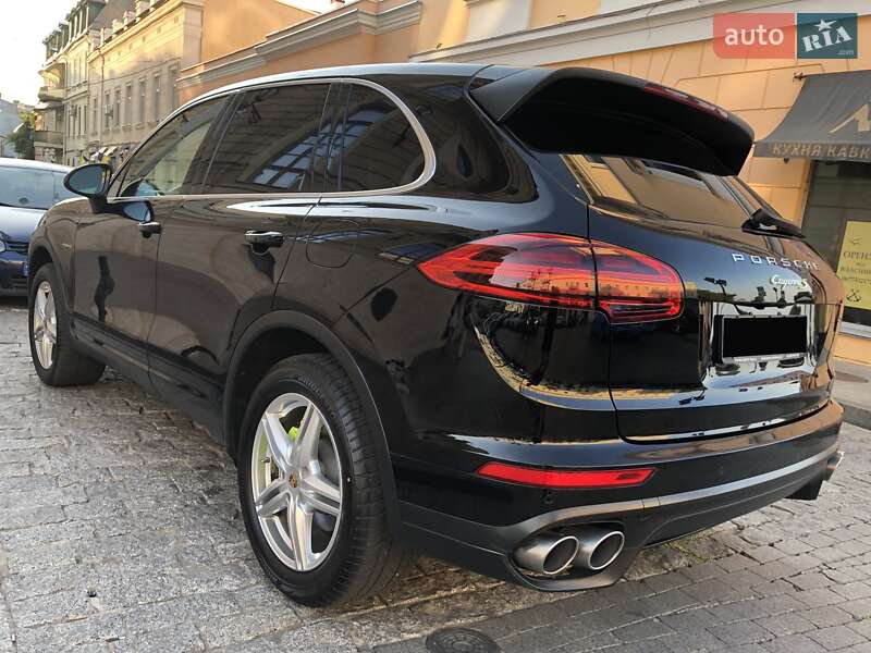 Позашляховик / Кросовер Porsche Cayenne 2015 в Одесі