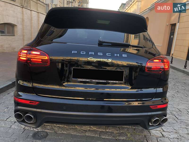 Позашляховик / Кросовер Porsche Cayenne 2015 в Одесі