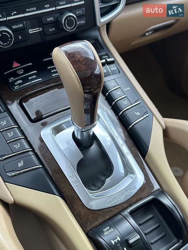 Позашляховик / Кросовер Porsche Cayenne 2014 в Білогородці